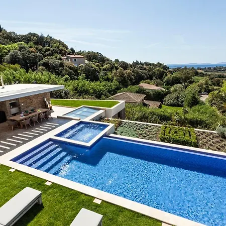La Croix-valmer Sleeps 20 Pool Air Con Wifi La Croix-Valmer