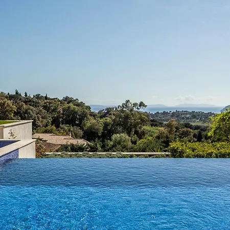 La Croix-valmer Sleeps 20 Pool Air Con Wifi Villa *